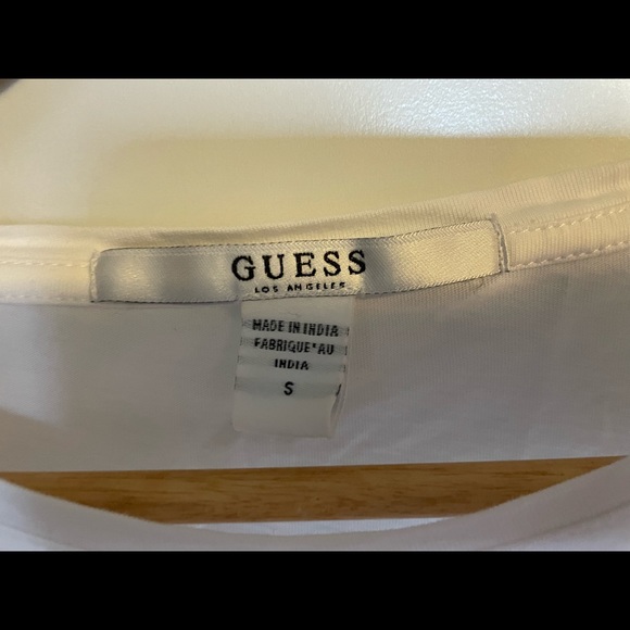 Cropped Guess Graphic T-Shirt - Picture 2 of 2